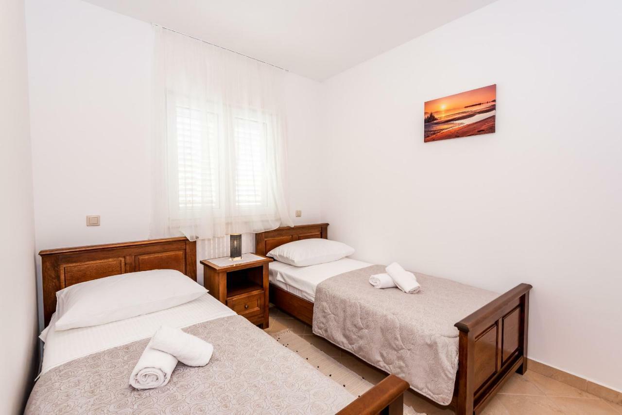Apartmani Marina Klek Exterior photo